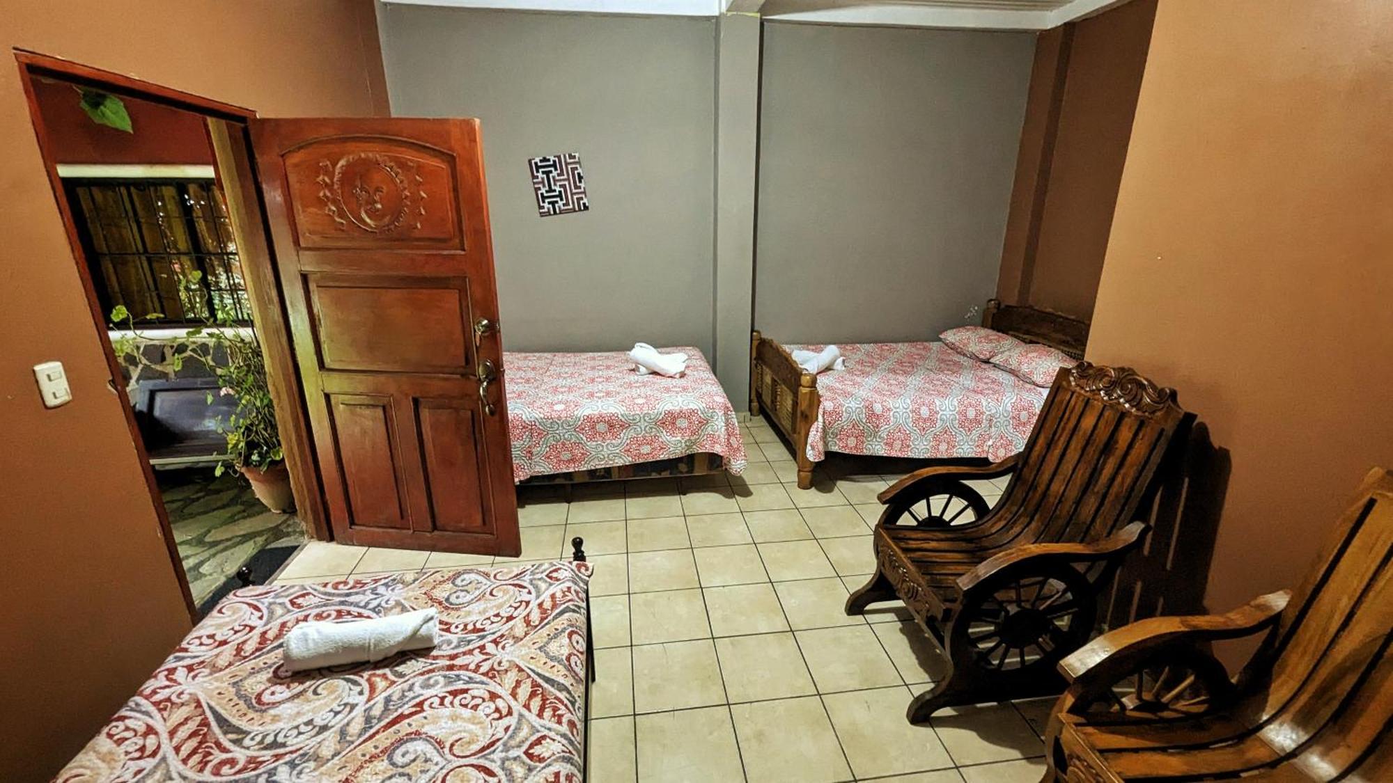 1961 Los Naranjos Hostal Екстер'єр фото